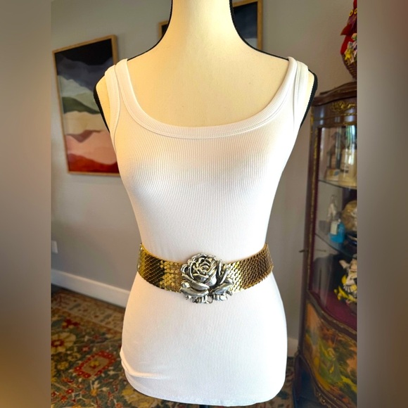 Gold Fish-scale Stretch and Silver Rose Buckle Belt - Picture 2 of 9